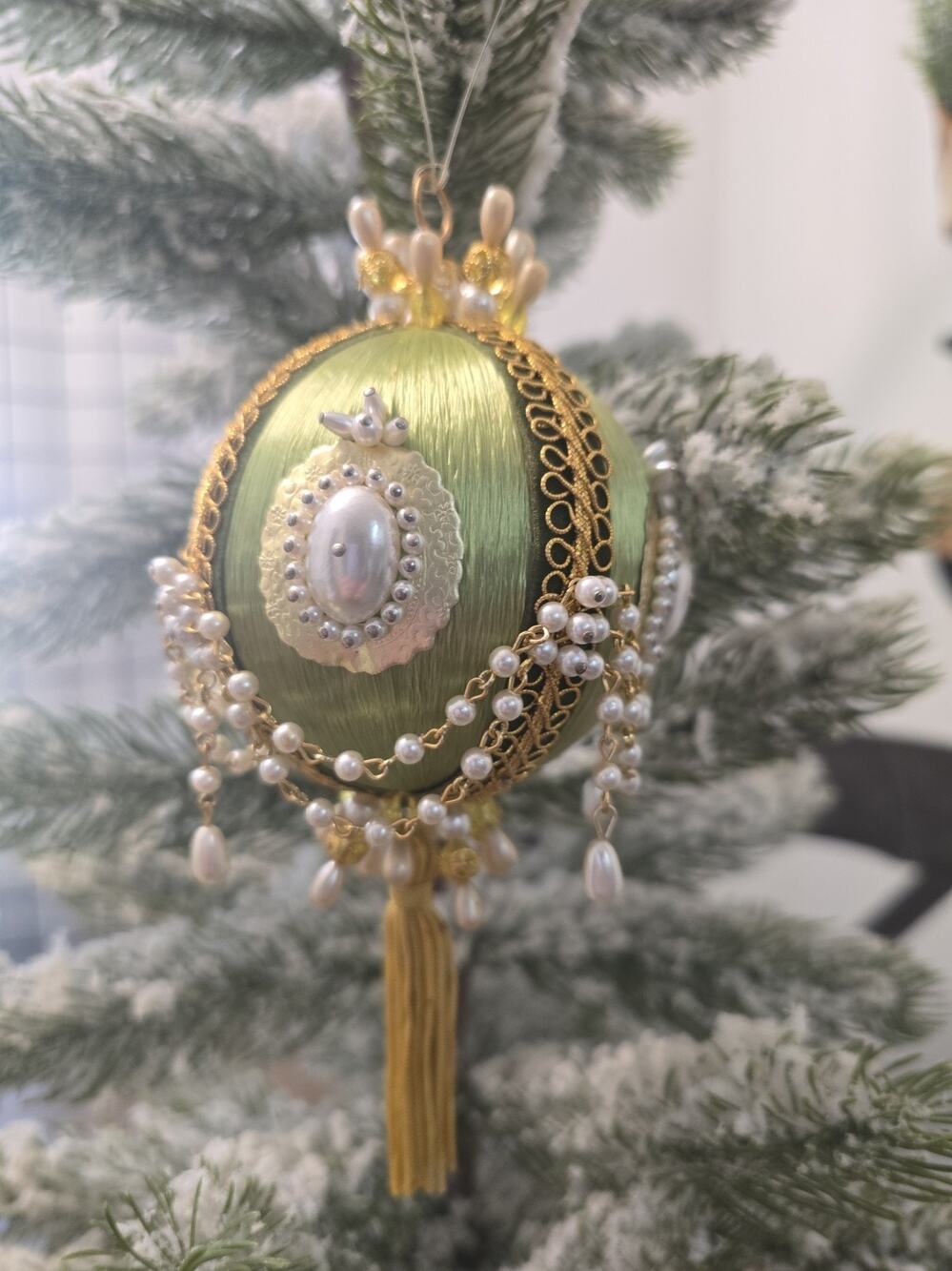 VTG GREEN SATIN HANDMADE CHRISTMAS ORNAMENT W/WHITE PUSH PINS/BEADS/GOLD TASSEL